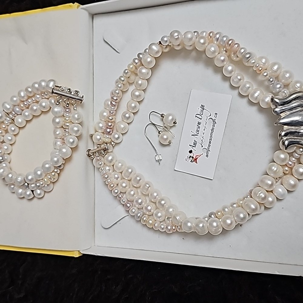 Freshwater pearl necklace with bracelet and earrings in 925 silver